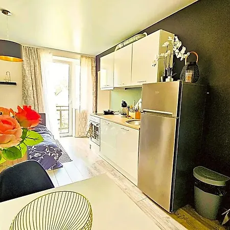 Cofy Rentals, A/c, Free Parking, Online Check-in! 3*