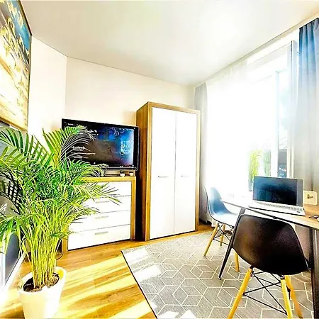 Hotel Cofy Rentals, A/c, Free Parking, Online Check-in! 3*