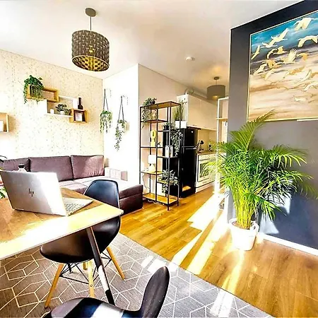 Cofy Rentals, A/c, Free Parking, Online Check-in! Hotel 3*