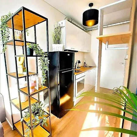 Hotel Cofy Rentals, A/c, Free Parking, Online Check-in! 3*
